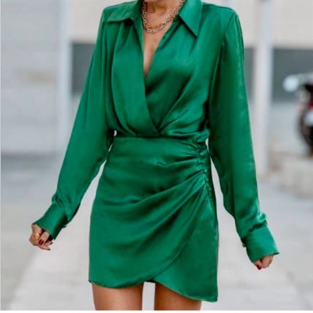 New Zara Bloggers Favorite Green Satin Effect Long Sleeved Wrap Dress Size Small